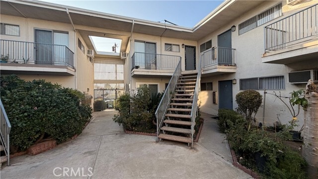 Building Photo - 908 Marguerita Ave