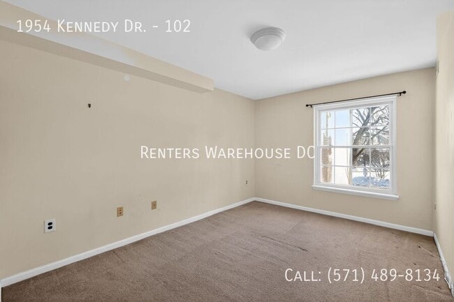 Building Photo - 1954 Kennedy Dr