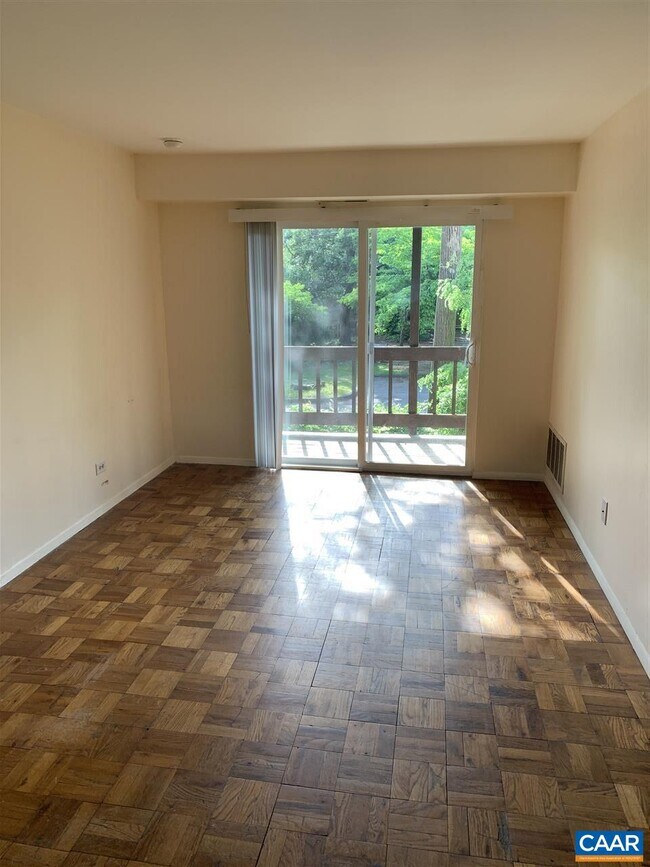 Building Photo - 1215 Wertland St