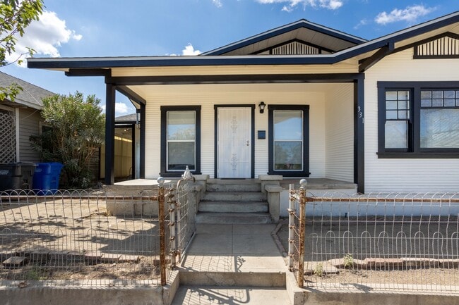 Building Photo - 331 San Emidio St