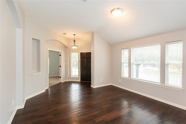 Building Photo - 19400 Sunken Creek Pass