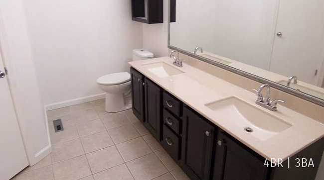 Building Photo - 4 Bedroom | 3 Bathroom | Walk Out Basement...