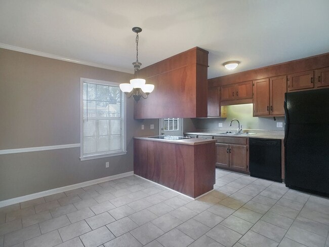 Building Photo - 1605 Hackberry Ln