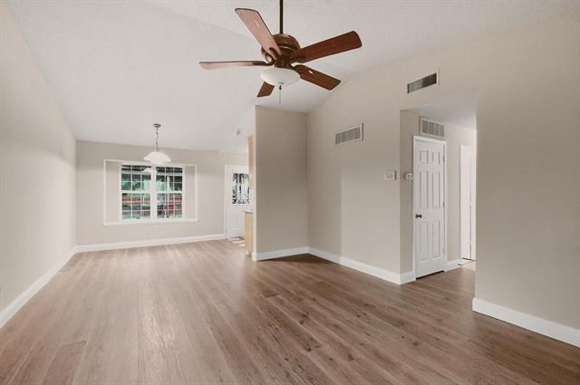 Building Photo - 1102 High Mesa Dr