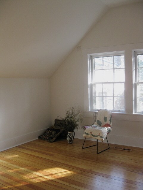 Building Photo - 76 Gertrude Pl