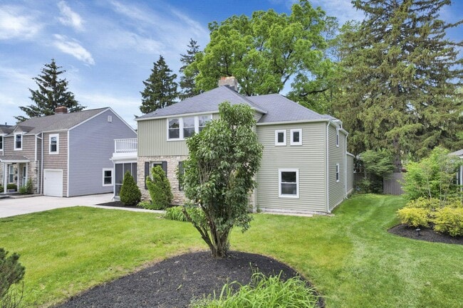 Building Photo - 2615 Northwest Blvd