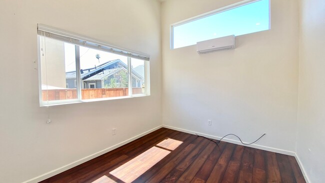 Building Photo - Remodeled back House with Large & Sunny Deck