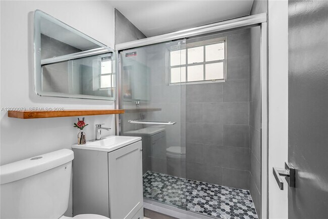 Building Photo - 717 Española Wy