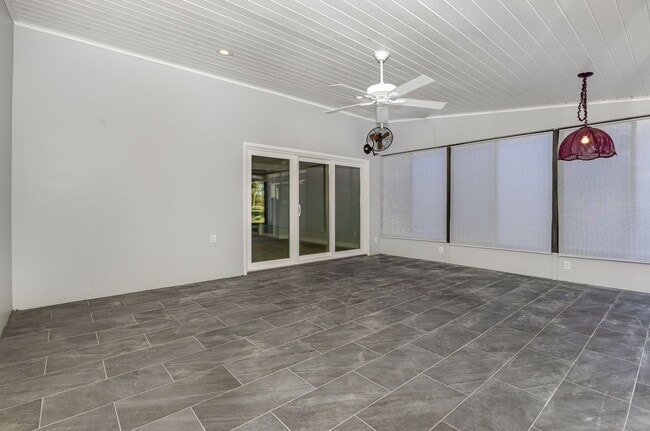Building Photo - 1250 Admiralty Blvd