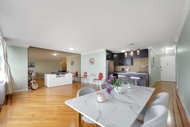 Building Photo - 6050 JFK Blvd E