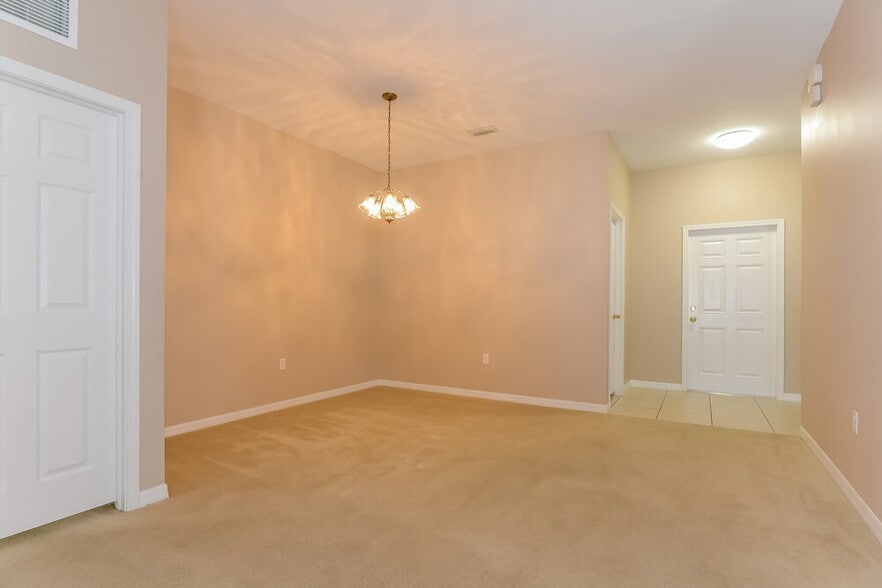 Building Photo - 3636 Grecko Dr