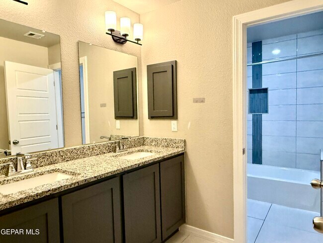 Building Photo - 12824 Linstead Ave