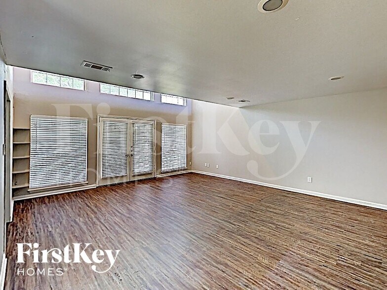 Building Photo - 13818 Lynnwood Ln