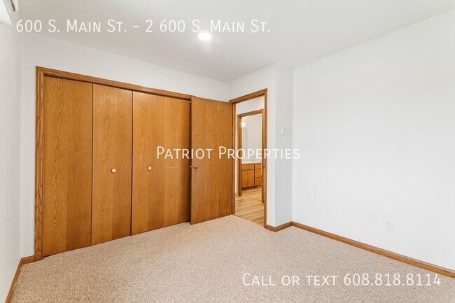 Building Photo - 600 S Main St