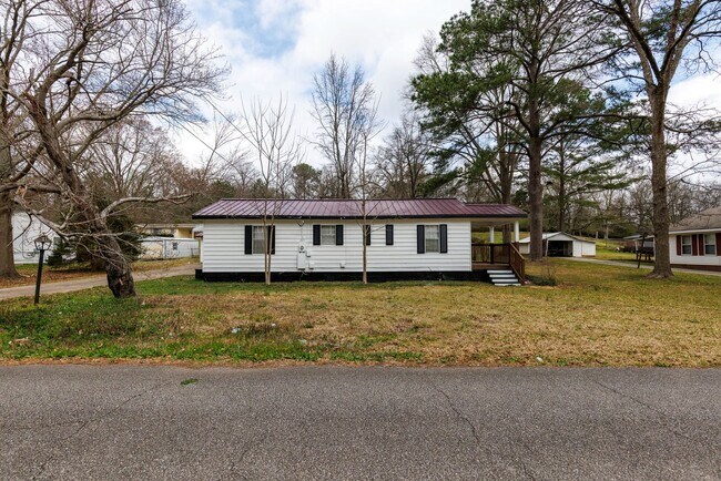 Building Photo - Forestdale 3/2