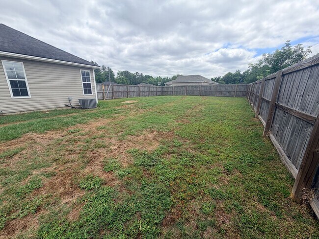 Building Photo - 3BD/2B in Valdosta, GA Close to Moody Air Force Base