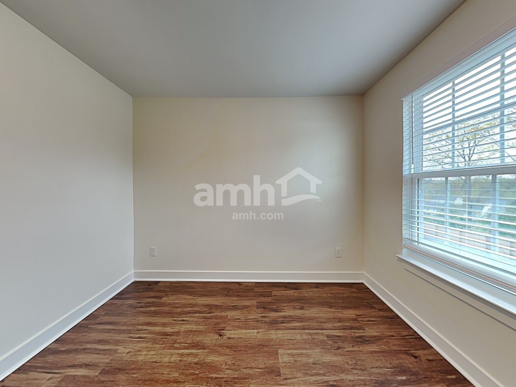 Building Photo - 136 Thames Valley Dr