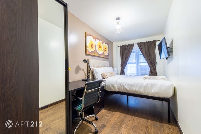 Primary Photo - 111 E 39th St