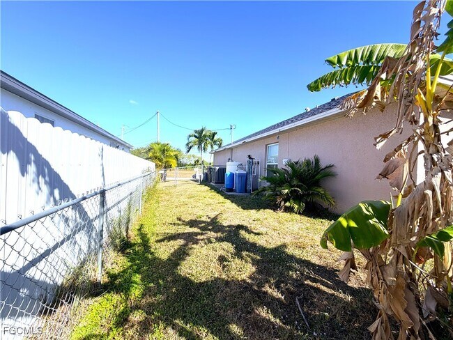 Building Photo - 1710 NW 17th St