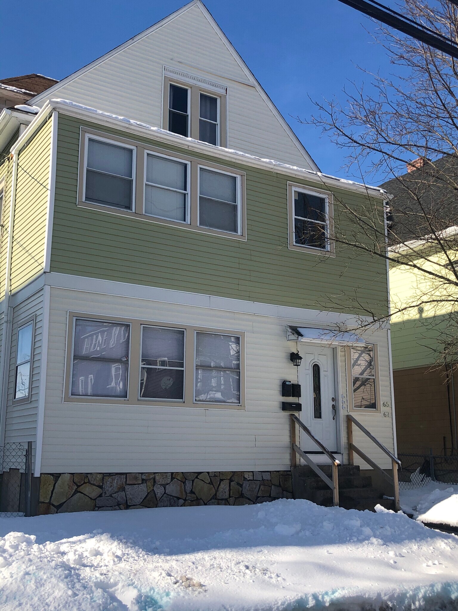 Building Photo - 65 Rowe Ave