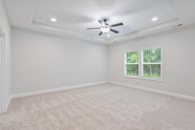Building Photo - 570 Tullimore Ln