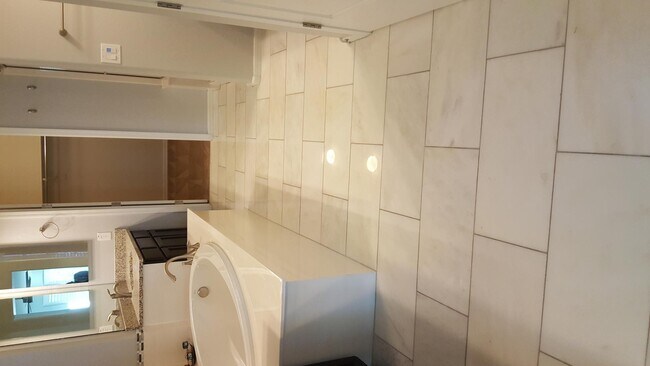 Building Photo - 3607 E Salter Dr