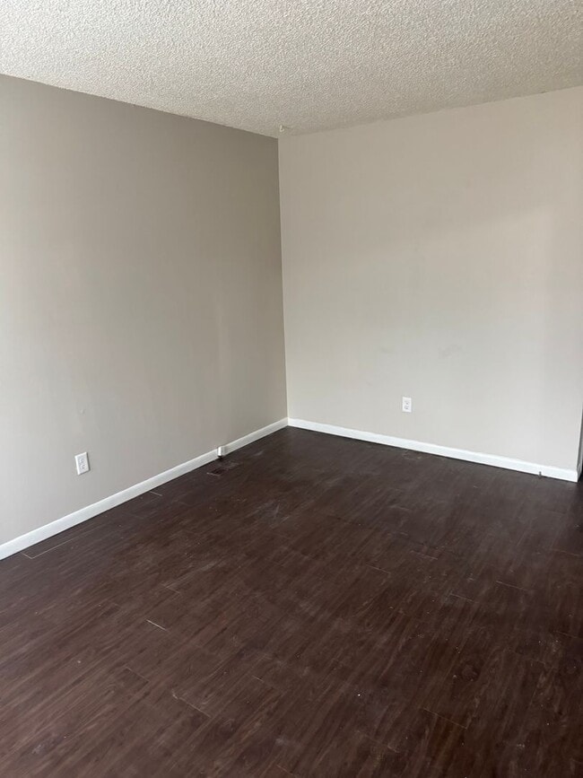 Building Photo - 927/929 Herold Avenue