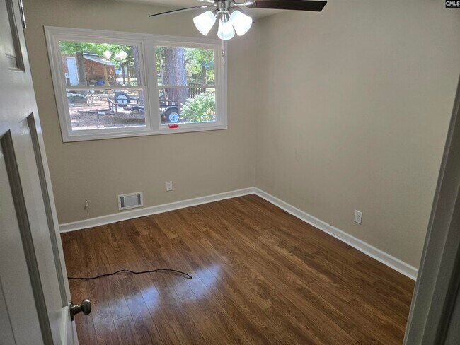 Building Photo - 42 Raintree Ct