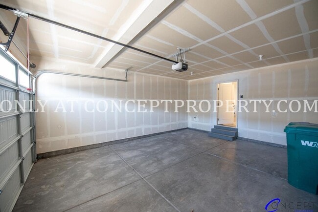 Building Photo - Brand-New Beautiful Spacious Modern Townhome in Lehi with Luxury Finishes & Prime Amenities