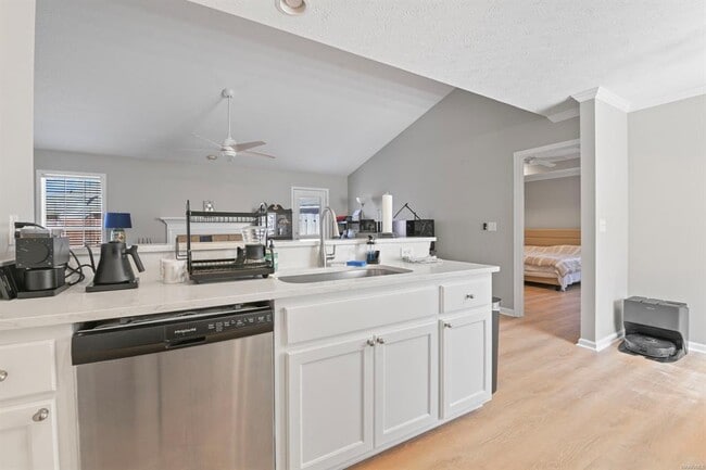 Building Photo - 1225 Westfield Ln