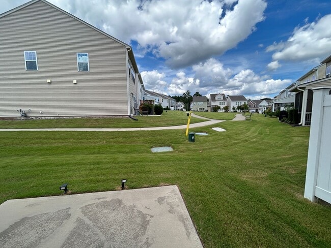 Building Photo - 1003 Excite Ave