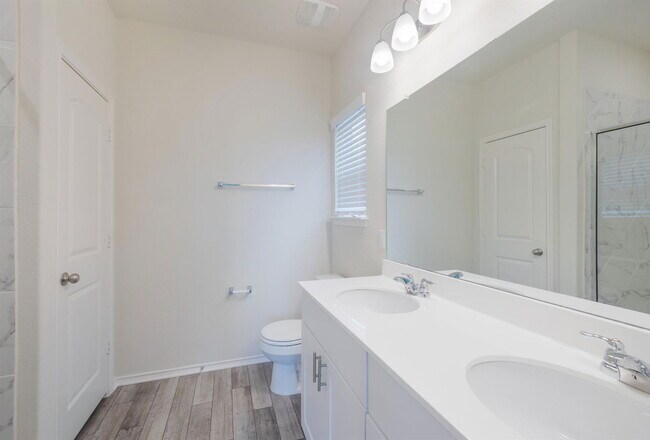 Building Photo - 181 Sugarberry Dr