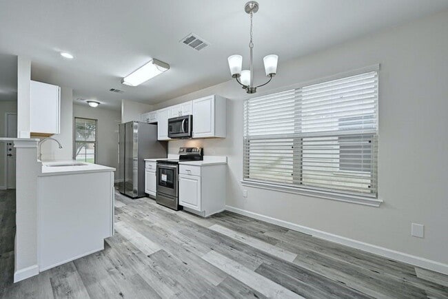 Building Photo - 2320 Riddle Rd