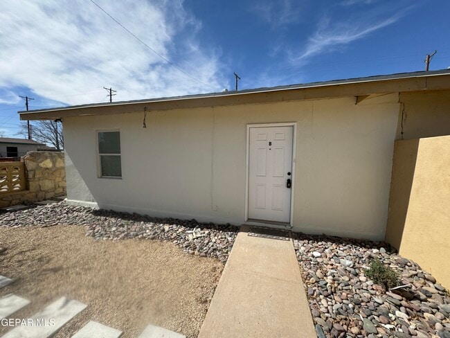 Building Photo - 10277 N Loop Dr