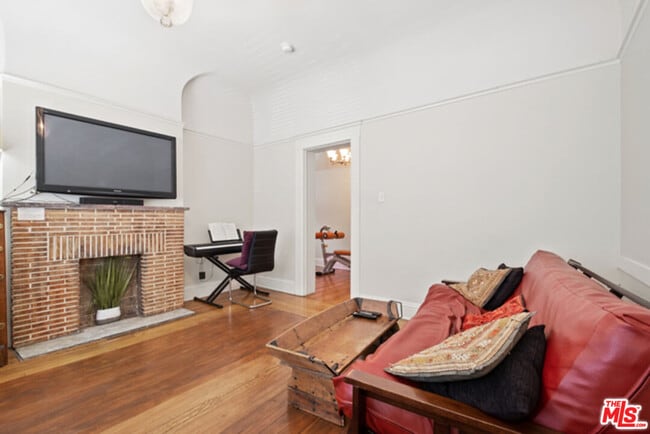 Building Photo - 1408 S Burlington Ave