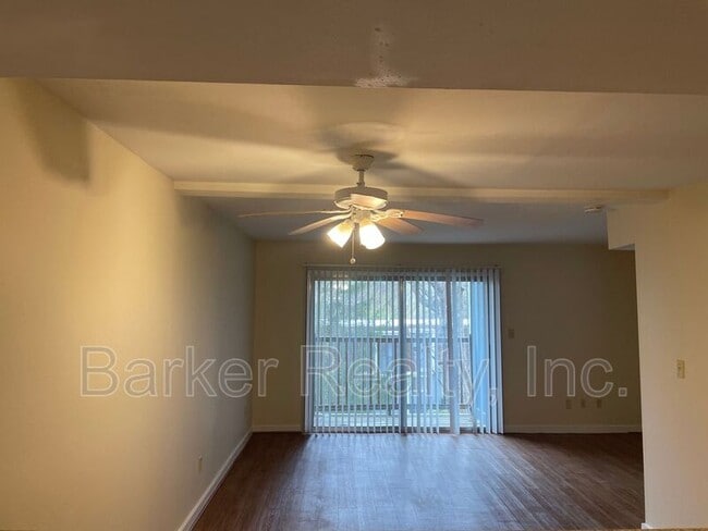 Building Photo - 7042 Longstreet Dr