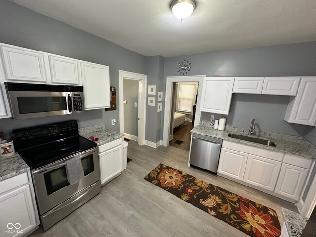 Building Photo - 4130 Rookwood Ave