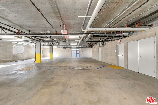 Building Photo - 3567 Chesapeake Ave