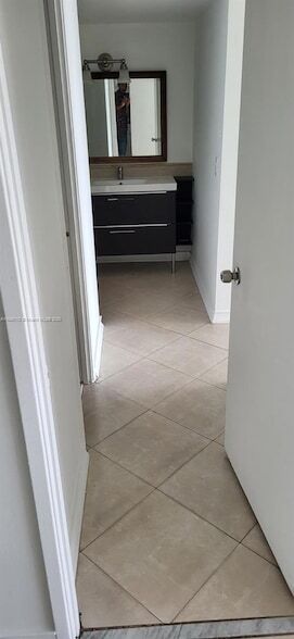 Building Photo - 1301 NE Miami Gardens Dr