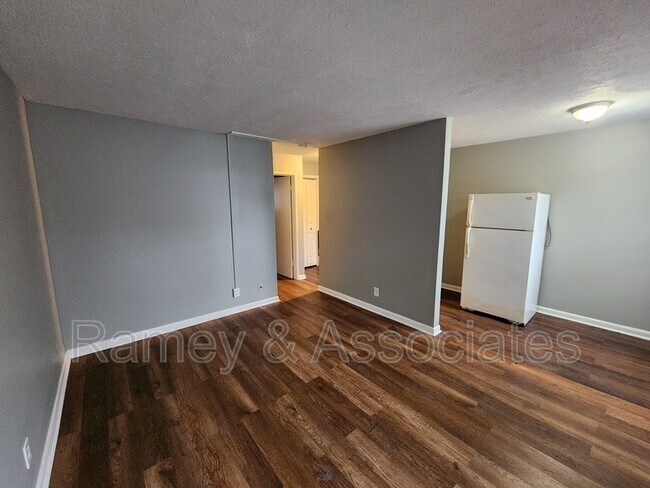 Building Photo - 5301 Milner Rd