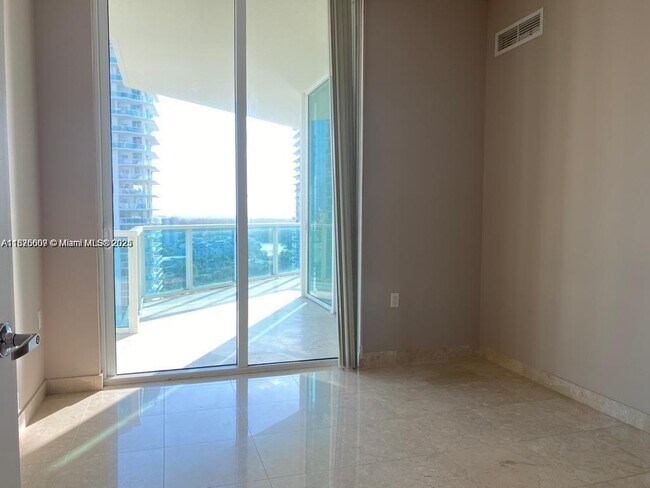 Building Photo - 150 Sunny Isles Blvd