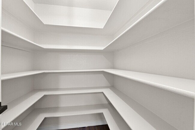 Building Photo - 3121 Tierra Paola Ln