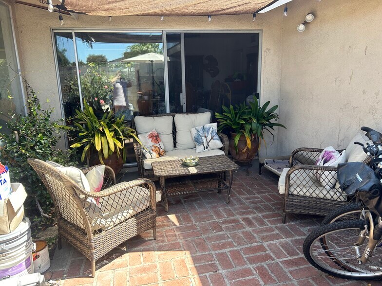 Building Photo - 20902 Mission Ln