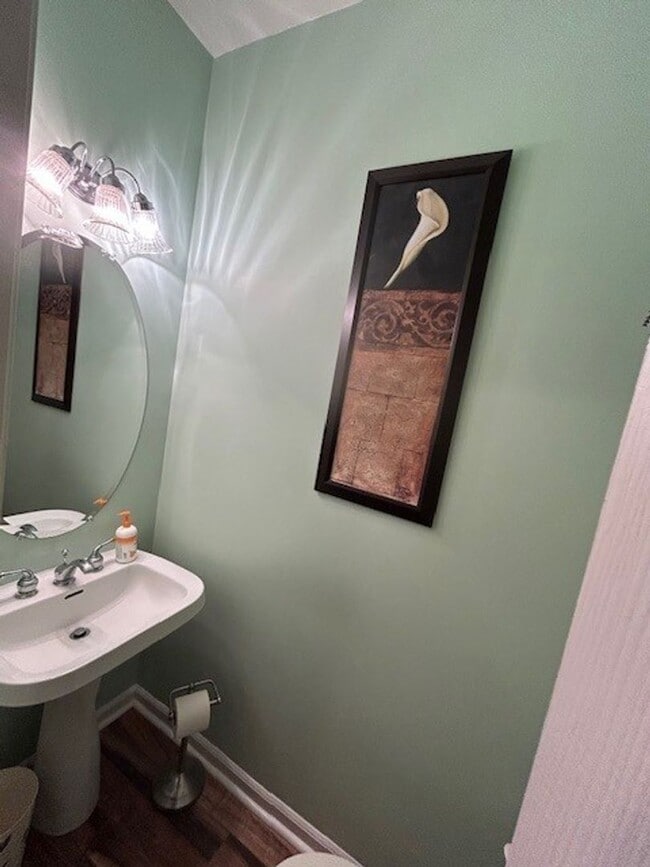 Building Photo - Townhome in Matthews