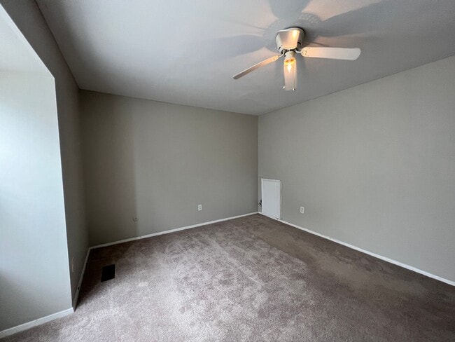 Building Photo - 3 bedroom Townhome in Portsmouth