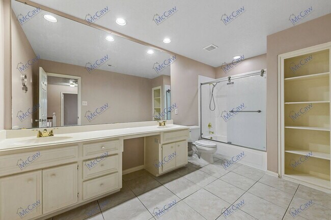 Building Photo - 3211 Wessex Cir