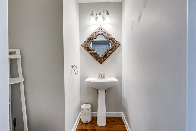 Building Photo - 605 Founders Pointe Blvd