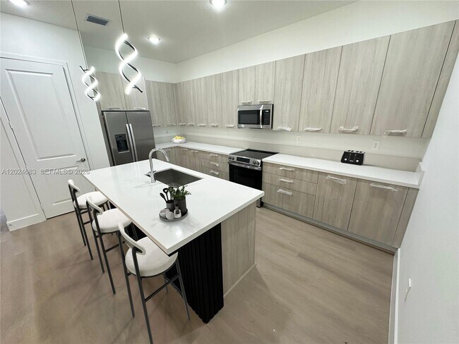 Building Photo - 12336 Green Oak Dr