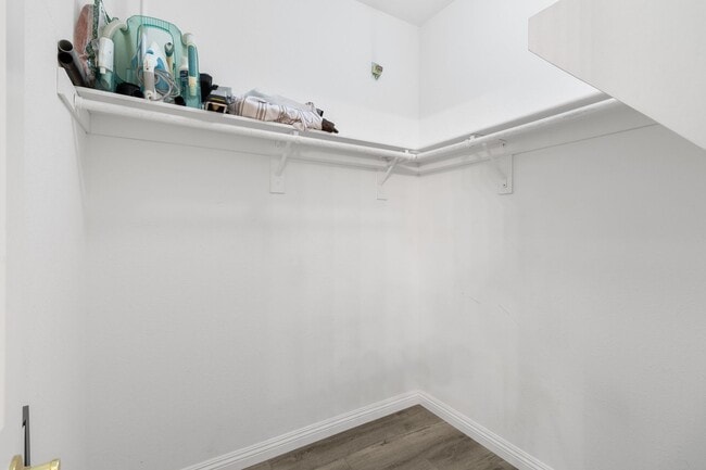 Building Photo - Beautiful 2 Bedroom Condo