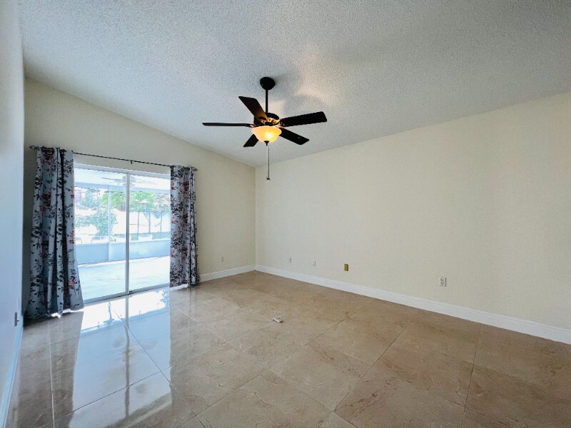 Building Photo - 3909 Yellow Finch Ln